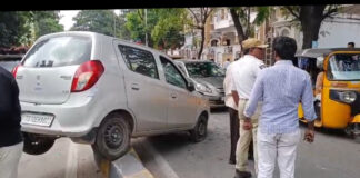 కారు ప్రమాదంలో గాయపడ్డ వృద్ధ దంపతులు: స్వల్ప గాయాలు, ఆసుపత్రికి తరలింపు.|