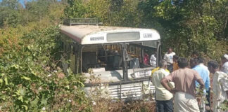 ఘాట్ రోడ్డులో అదుపుతప్పిన ఆర్టీసీ బస్సు!!!! |