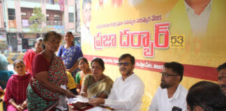 తూర్పు నియోజకవర్గ ప్రజా దర్బార్లో వినతిపత్రాల స్వీకరణ |