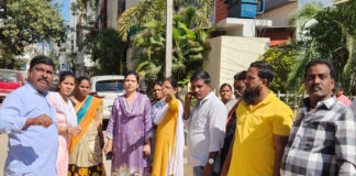 కాలనీ సమస్యల పరిష్కారానికి కార్పొరేటర్ పర్యటన |