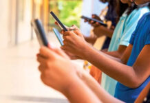 చిన్నారులకు సోషల్ మీడియా బ్యాన్.. భారత్లో ఇది సాధ్యమేనా?