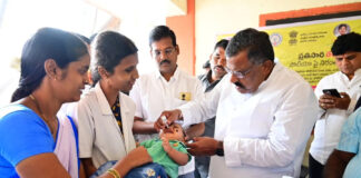 పోలియో చుక్కల కార్యక్రమం లో పాల్గొన్న ఎమ్మెల్యే!! |