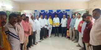 మంత్రి ఆదేశాలతో TDP నేతలు పాస్టర్లకు వస్త్రాల పంపిణీ |