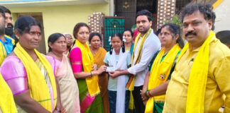 పింఛన్ల పంపిణీ కార్యక్రమంలో పాల్గొన్న ఎమ్మెల్యే