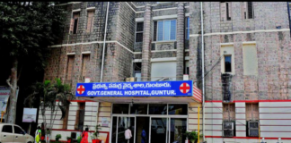 జీజీహెచ్ వాహన పార్కింగ్ గుత్తేదారుకు తాకీదులు.