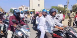 పుంగనూరు టౌన్ హెల్మెట్లు ధరించి ప్రాణాలు కాపాడుకోండి.