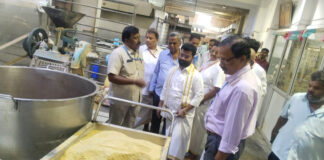 విజయవాడ ఇంద్రకీలాద్రి తిరుపతి తరహా ప్రసాదాలు తయారీ