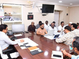 డయల్ యువర్ కార్యక్రమం లో పాల్గొన్న కర్నూలు మున్సిపల్ కమిషనర్ |