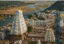 శ్రీకాళహస్తిలో విదేశీ భక్తుల సందడి |