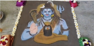 రంగురాళ్లతో పరమేశ్వరుని రూపం: పుంగనూరులో భక్తుని ప్రతిభ!