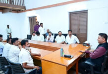 పాత్రికేయులకు అక్రిడిటేషన్ కార్డుల పంపిణీ: కలెక్టర్.