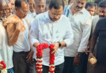 టీడీపీ సీనియర్ కార్యకర్త చిన్న రెడ్డప్పకు సుగవాసి ప్రసాద్ బాబు నివాళి