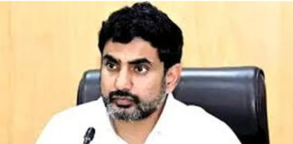 పాఠశాలను కాపాడండి: మంత్రి లోకేశ్కు విద్యార్థిని మొర!