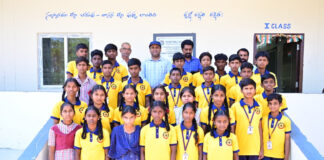 విద్యార్థుల ప్రగతిపై తల్లిదండ్రులు నిఘా ఉంచాలి: కలెక్టర్ రాహుల్ రాజ్