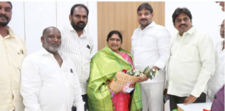 మిర్చి రైతులకు అండగా నిలవాలి.