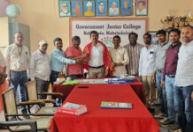 ప్రిన్సిపాల్ ను సత్కారించిన అధ్యాపకులు