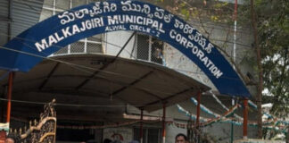 పెన్షన్లు, ఇళ్లు ఎక్కడ? కాంగ్రెస్పై బీజేపీ విమర్శలు.|