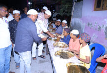 ఇఫ్తార్ విందులో పాల్గొన్న -చీరాల శాసనసభ్యులు కొండయ్య. |