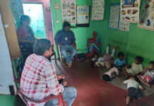 అంగన్వాడి కేంద్రాన్ని తనిఖీ చేసిన ఎం ఆర్ మానవ అక్కుల సంఘం నాయకులు