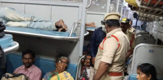 చీరాల పోలీసులు అలర్ట్: రైల్వే స్టేషన్ చుట్టుముట్టి జల్లెడ పట్టిన ఖాకీలు.