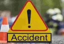 మదనపల్లిలో రెండు బైక్లు ఢీకొని యువకుడు మృతి.