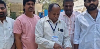 మదనపల్లెలో రూ. 5 కోట్ల ఆలయ భూమి కబ్జా.. కలెక్టరేట్లో ఫిర్యాదు.