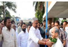 పుంగనూరు: వైసీపీ ఆవిర్భావ వేడుకలో పెద్దిరెడ్డి