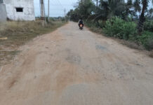 అధ్వానంగా మారిన వేలంక రోడ్డు