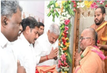 పుంగనూరు నియోజకవర్గ : విగ్రహ ప్రతిష్ట లో పాల్గొన్న పెద్దిరెడ్డి