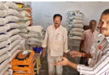 మదనపల్లెలో విజిలెన్స్ గర్జన: రేషన్ బియ్యం రీ-సైక్లింగ్ మాఫియా గుట్టురట్టు.