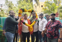 ఎన్నారై హరిబాబు రాయల్ విందులో పాల్గొన్న సుగవాసి ప్రసాద్ బాబు.