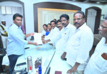 దౌర్జన్యకారులను అరెస్టు చేయాలి: సామర్లకోట మండల ఘటనపై నిరసన.