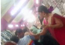 కళామందిర్ సిబ్బంది దాడి.. తల్లి, కొడుకుకు గాయాలు.