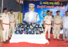 బాపట్ల పోలీస్ ప్రత్యేక డ్రైవ్.. 3 నెలల్లో రూ. 1.61 కోట్ల విలువైన 806 ఫోన్ల రికవరీ.