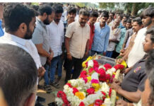 గోదావరిలో మునిగిన విద్యార్థికి ఎమ్మెల్యే నివాళి.