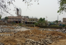 వాళ్ళు కట్టేశారు వీళ్ళు కుల్చేషారు