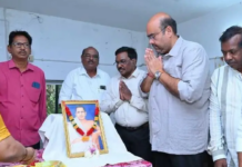 పొట్టి శ్రీరాములకు బేబినాయన నివాళి